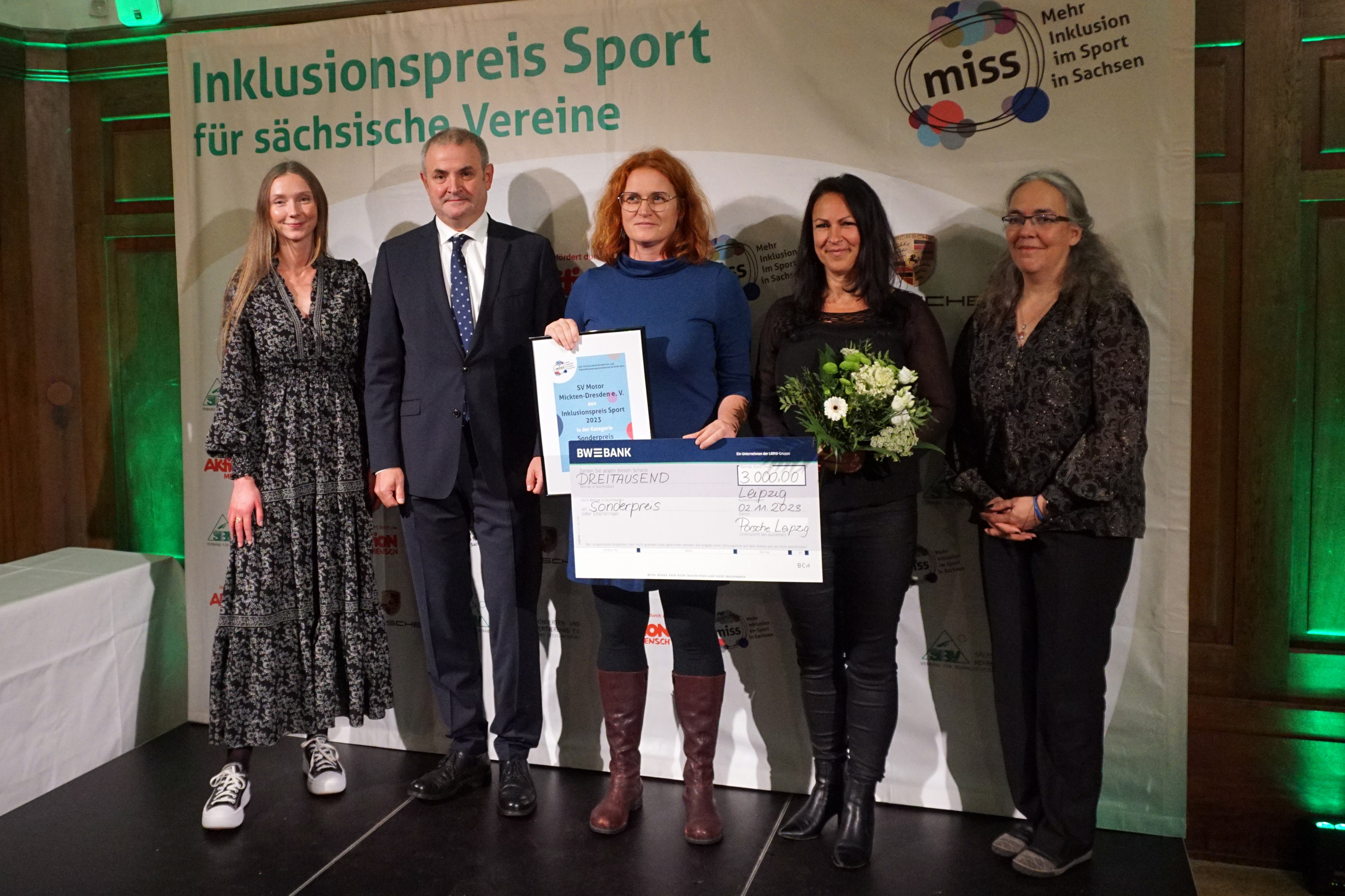  Natalie Rosanski, Michael Welsch, Katja Denecke und Annett Hoffmann (beide SV Motor Mickten-Dresden), Simone Zimmermann 